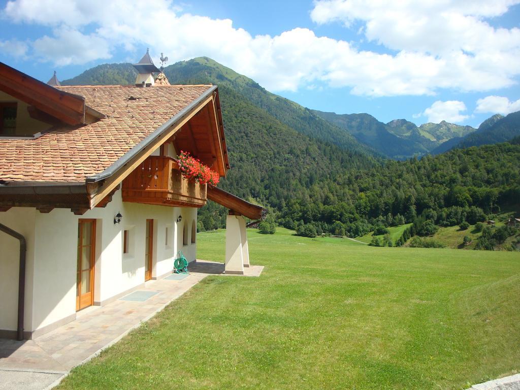 Bed and Breakfast Agritur Cornasest Breguzzo Exterior foto